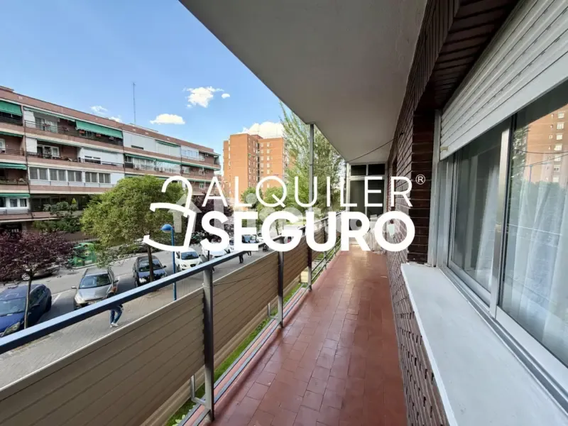 Rõdu - Spacious Flat with Terrace in Zarzaquemada
