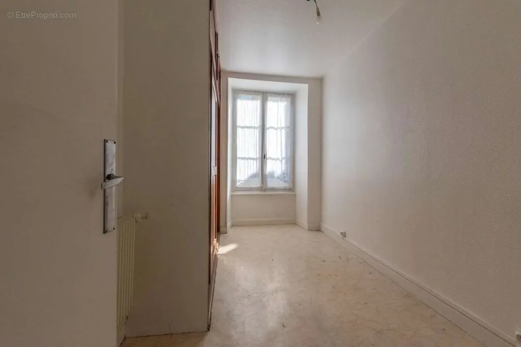 Toad - Duplex Apartment with Vaulted Cellar in Saint-Amant-Tallende