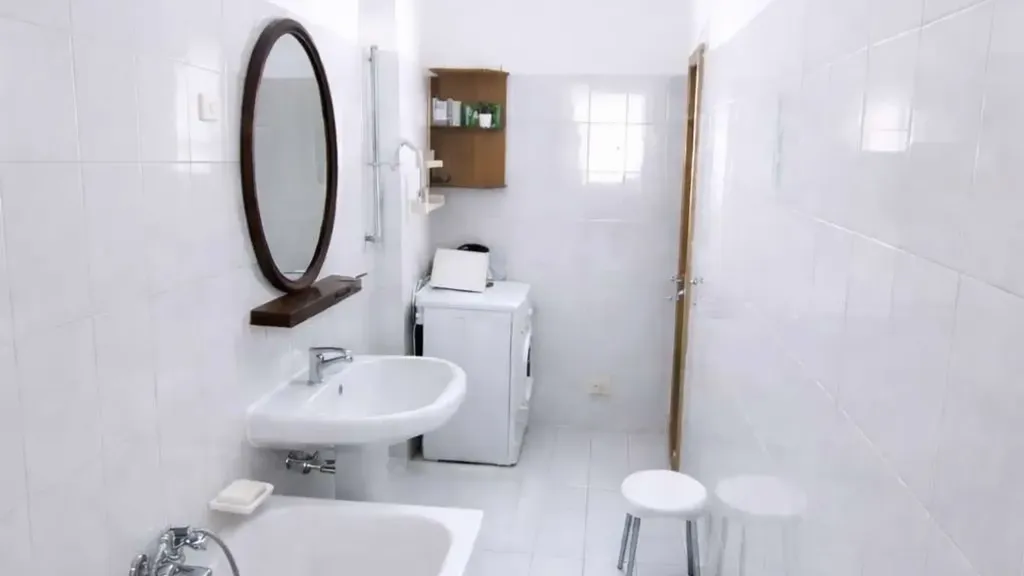 Vannitoad - Bright Apartment with Balcony in Crema