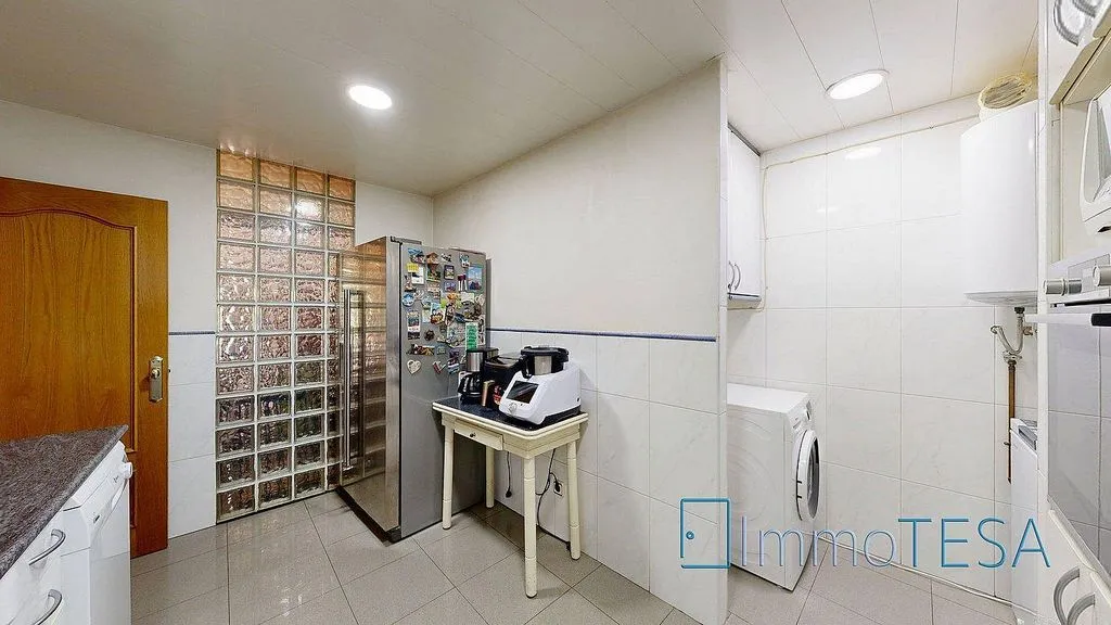 Cuisine - Apartment with Balcony in Barberà del Vallès