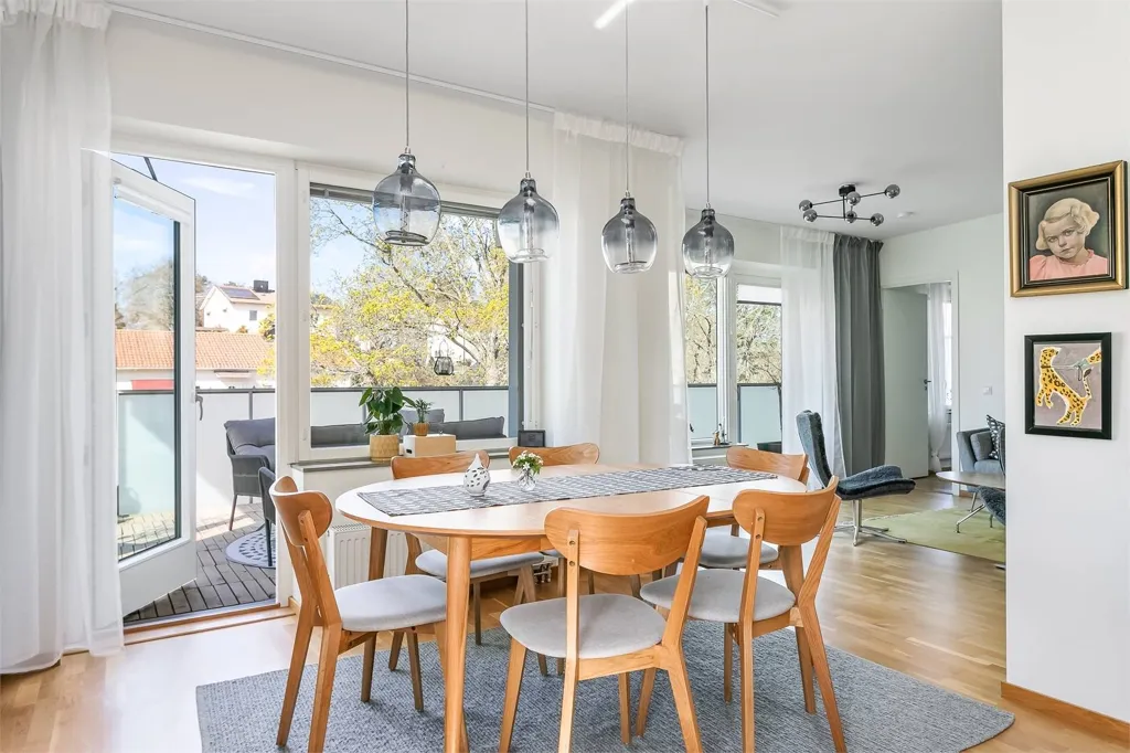 Sala da pranzo - Apartment with Large Terrace in Järfälla