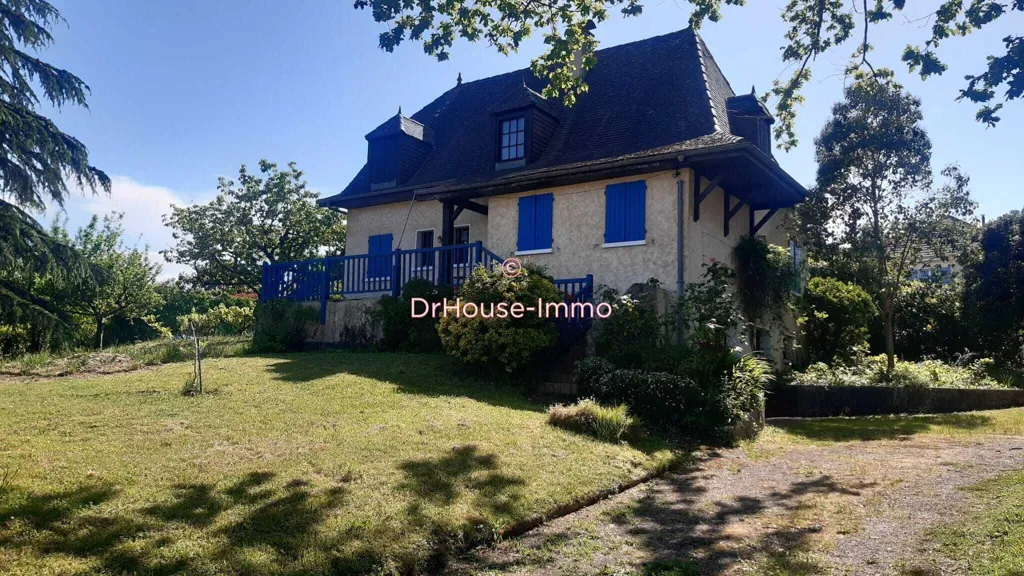 Exterior - Charming House with Pool in Monein