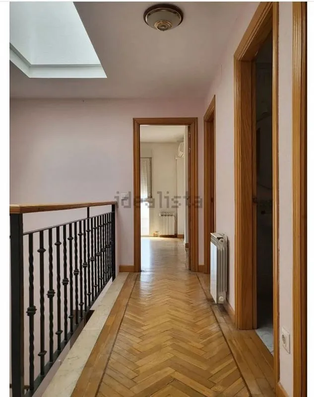 Hallway - House with Pool and Terrace in Urban Core