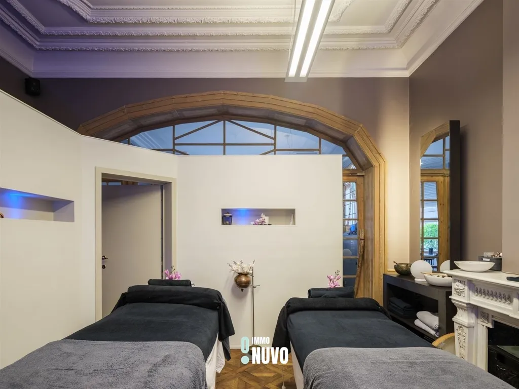 Toad - Master House with Commercial Space in Aalst