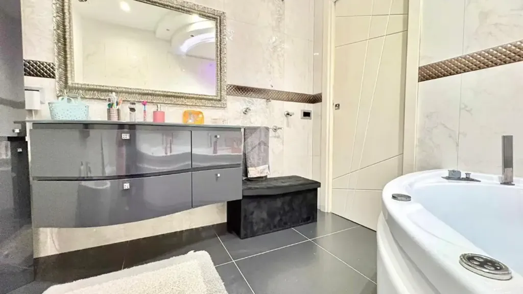 Salles de bain - Panoramic Apartment with Balcony in Naples