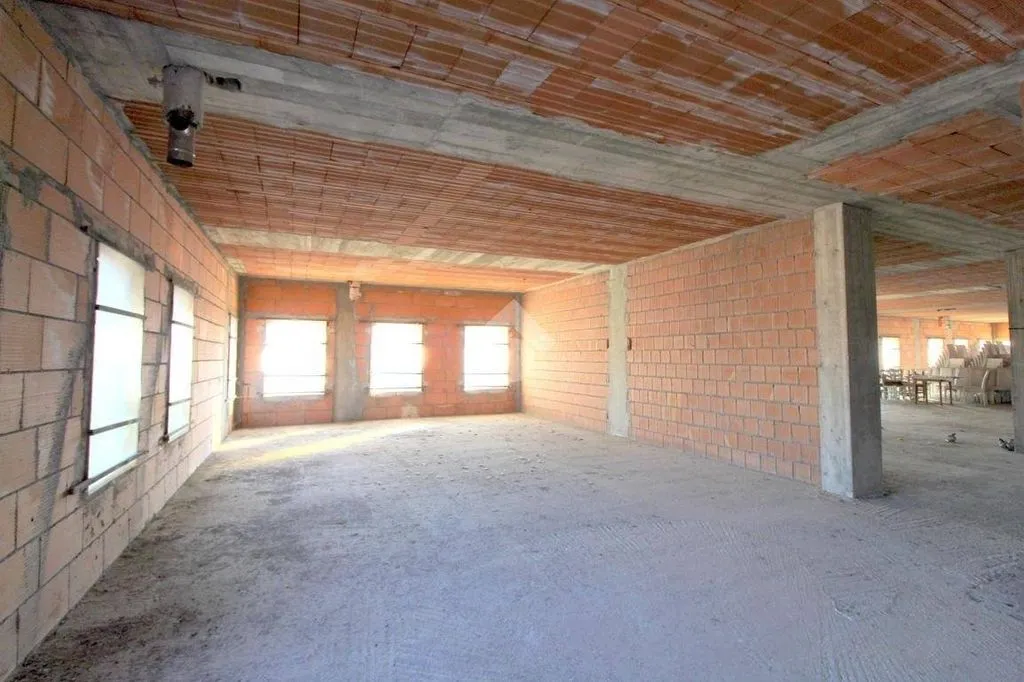 Pièces - 6-Bedroom House with Waterfall in Caorle