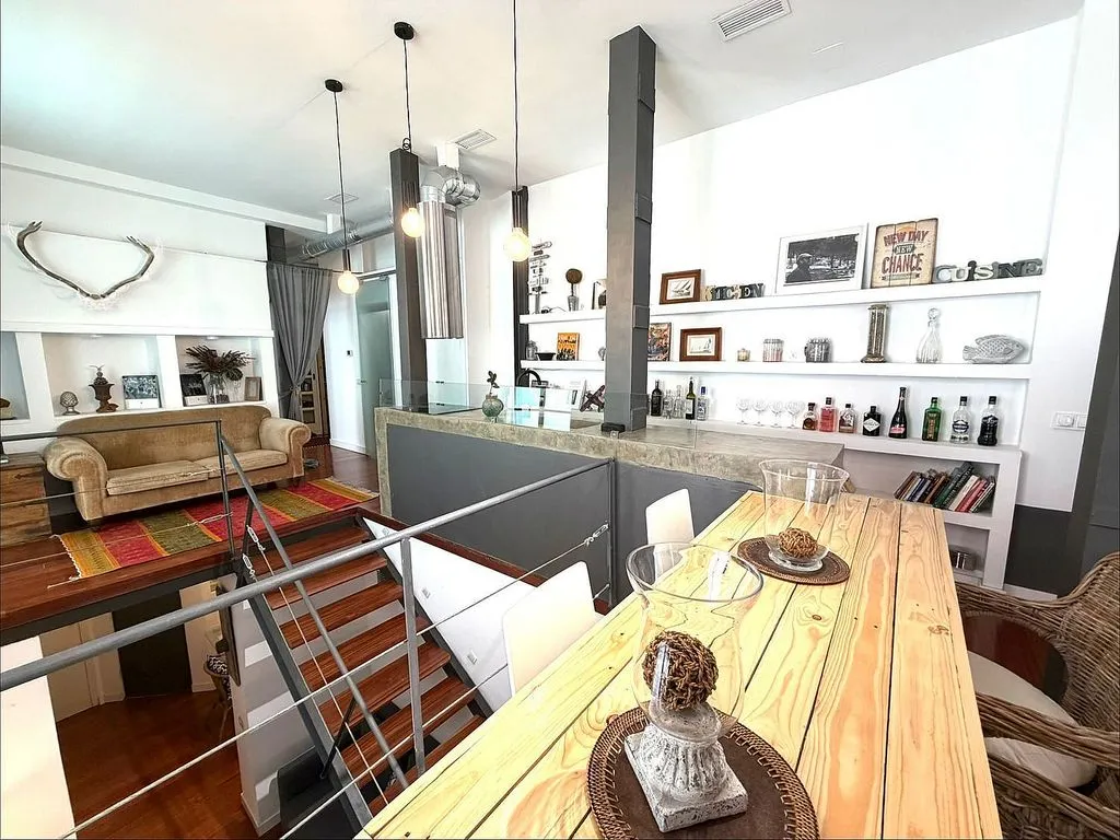 Salle à manger - Loft Duplex with Balcony in Malasaña