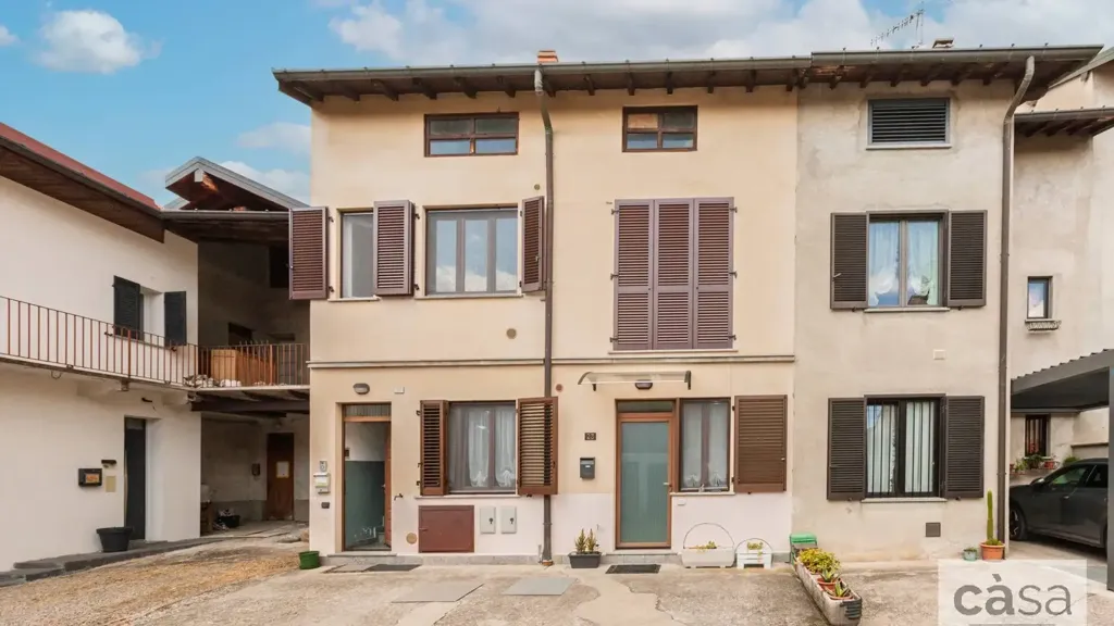 Extérieur - Semi-detached Apartment with Balcony in Malnate