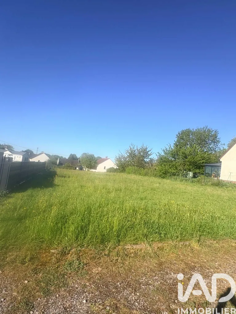 Aed - Constructible Plot with Garden Potential in Auchy-lès-Hesdin