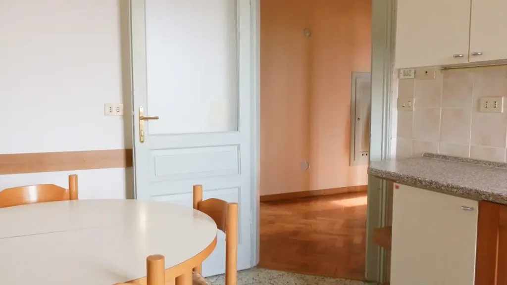 Salle à manger - Terraced Apartment with City View in Trieste
