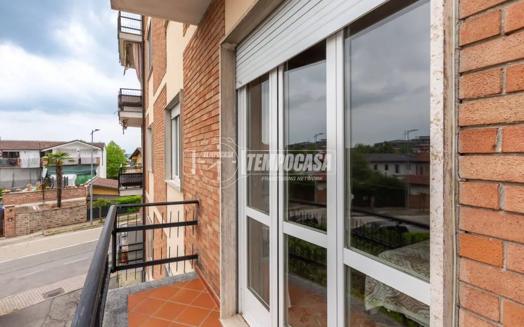 Balcon - Trilocale with Balcony in Central Poirino