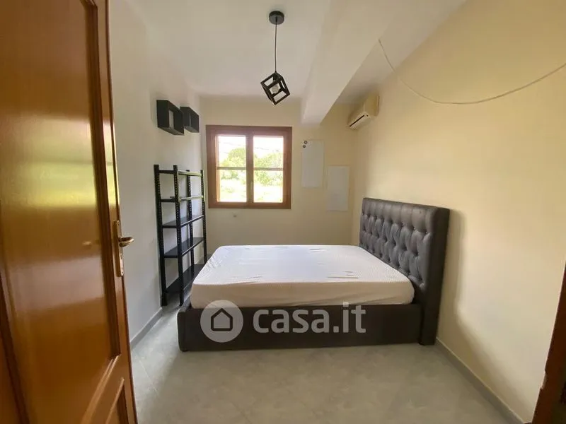Chambres - Rented Apartment with Balcony in Messina