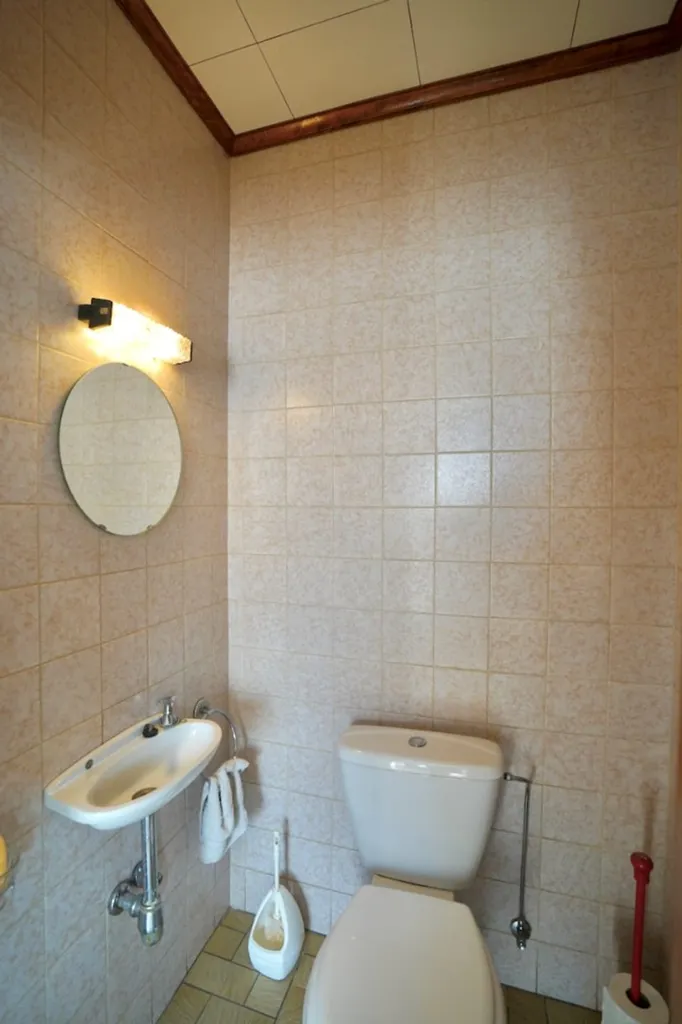Vannitoad - Bungalow with Large Garage in Ertvelde