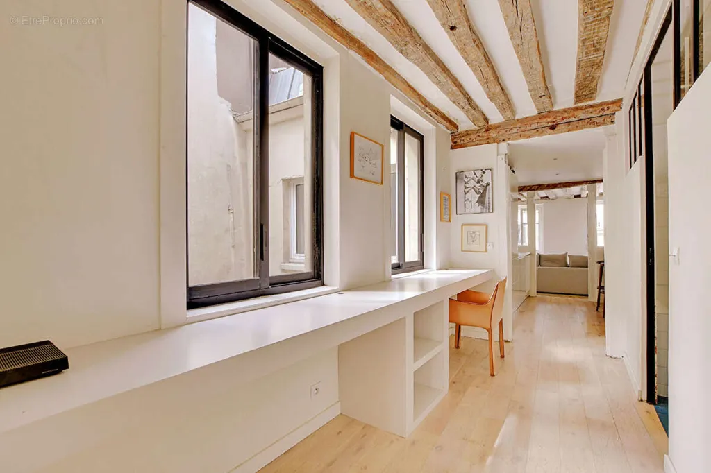 Entrée - Appartement T3 avec Beaux Volumes dans Quartier Recherché