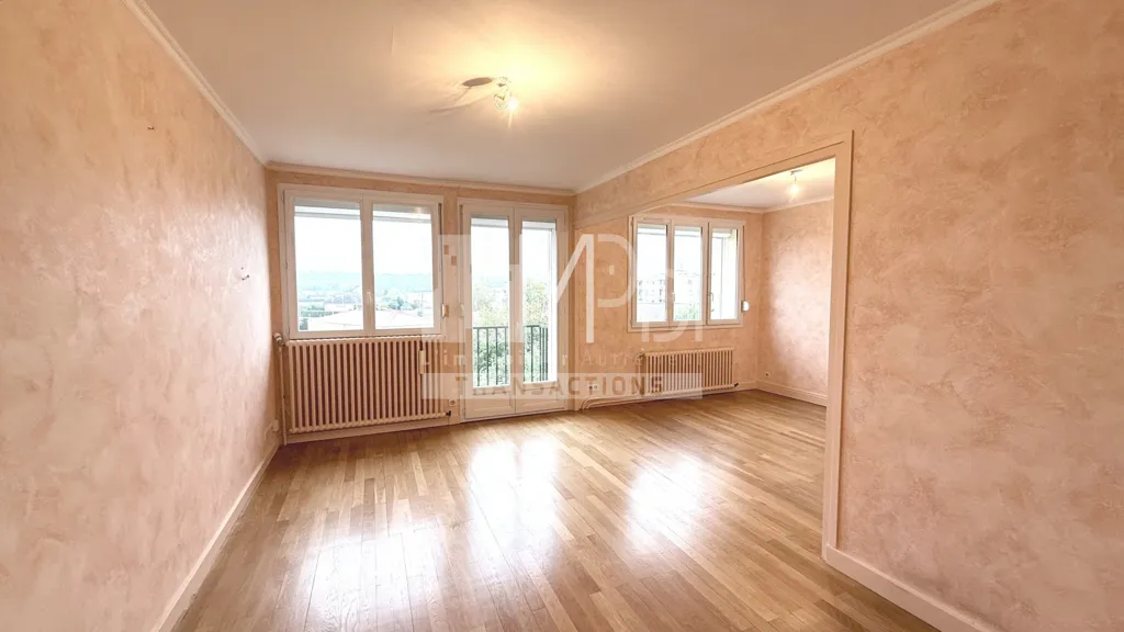 Pièces - Appartement 4 Pièces avec Balcon à Bourg-En-Bresse
