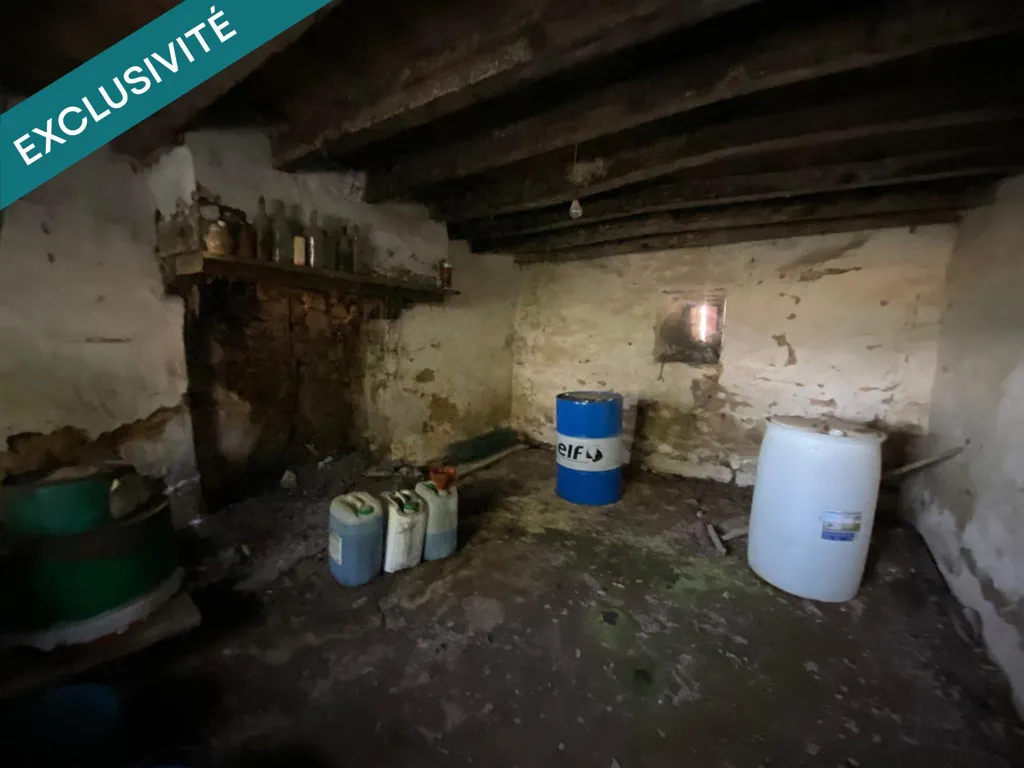 Stanze - Old House to Renovate in Langon, Brittany