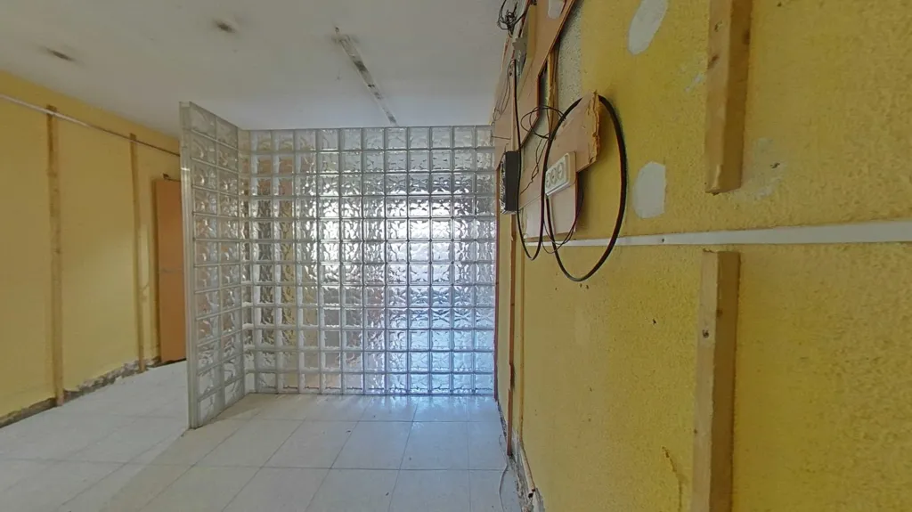 Hallway - Commercial Space in Badalona, Barcelona