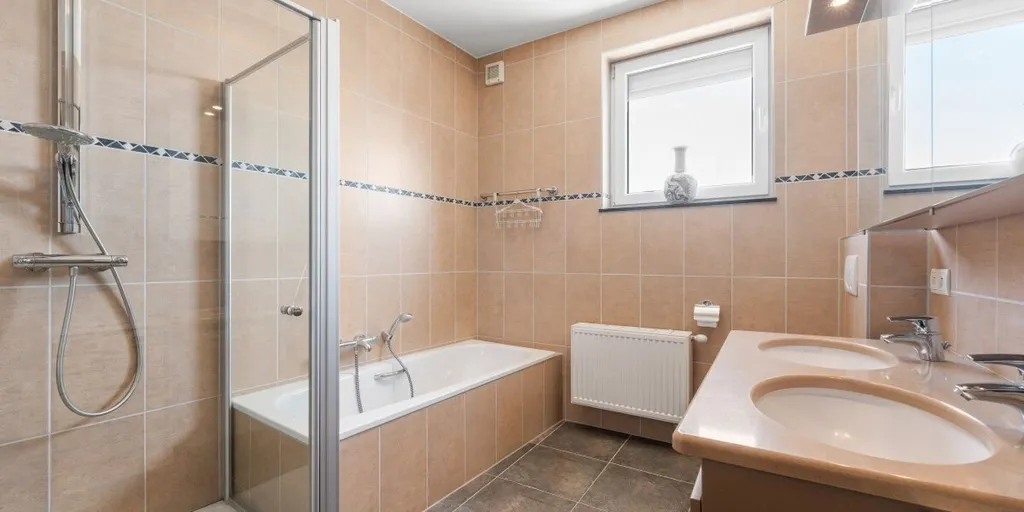 Salles de bain - Duplex avec Vue sur la Place à Deinze