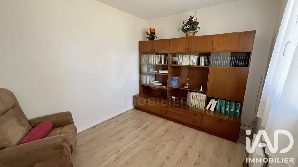 Soggiorno - House with Renovation Potential in Saran