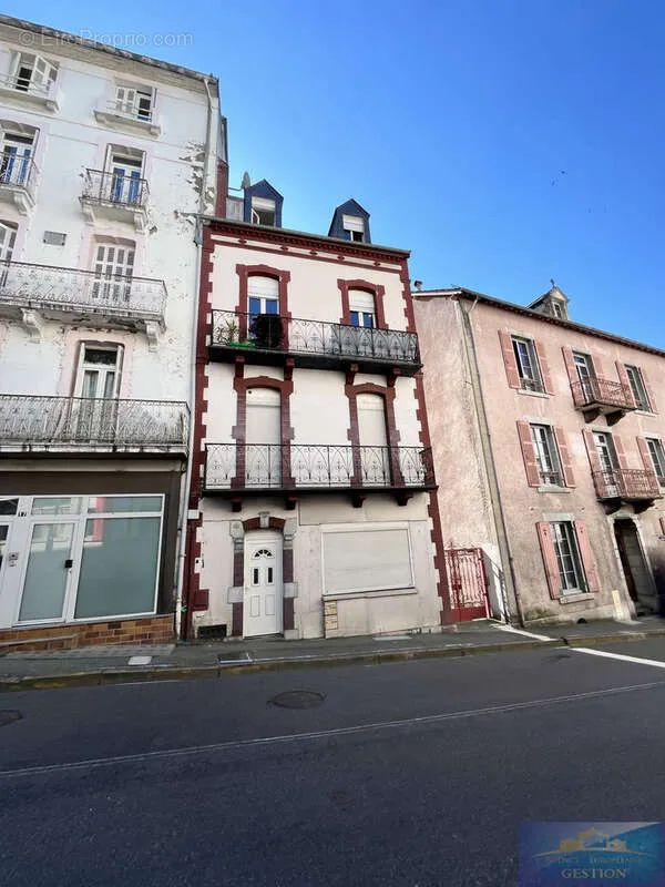 Esterno - Duplex Building with Balcony near Sanctuaries