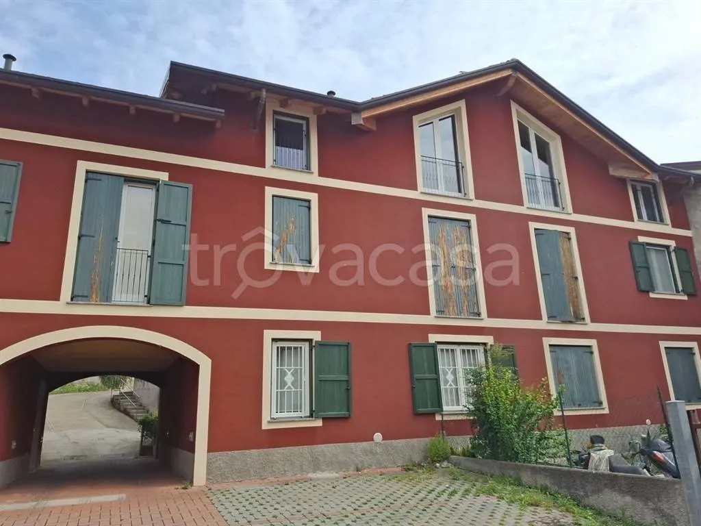 Extérieur - Mansarded Apartment with Parking in Civate
