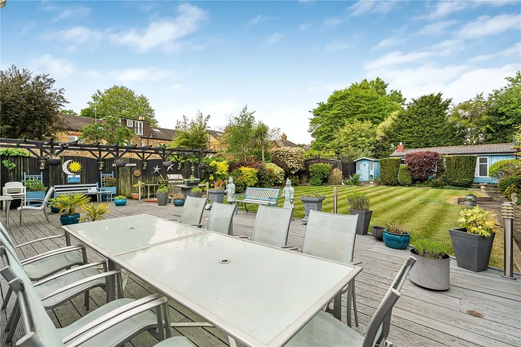 Aed - 3 magamistoaga kinnisvara asukohas London