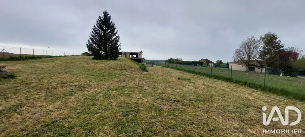 Giardino - Buildable Land with Existing Structure in Chaumont