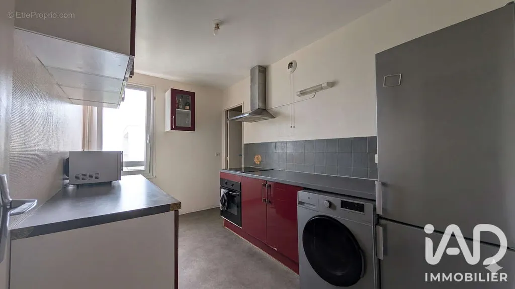 Kitchen - T2 Apartment with Balcony in Cergy