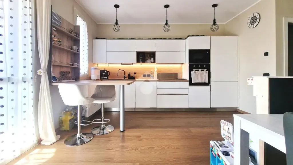 Modern Apartment with West Terrace in Muggiò
