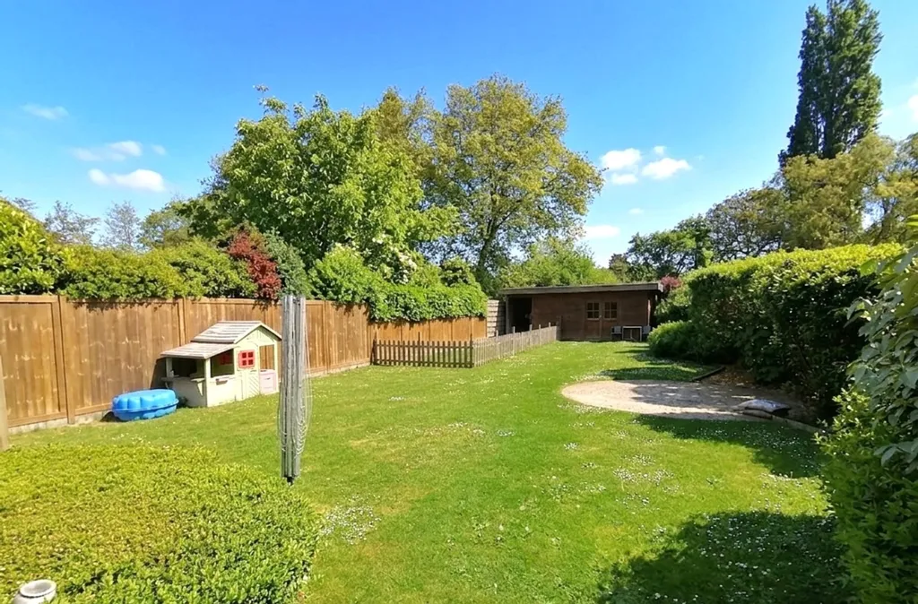 Garden - Semi-detached House with Solar Panels in Bredene