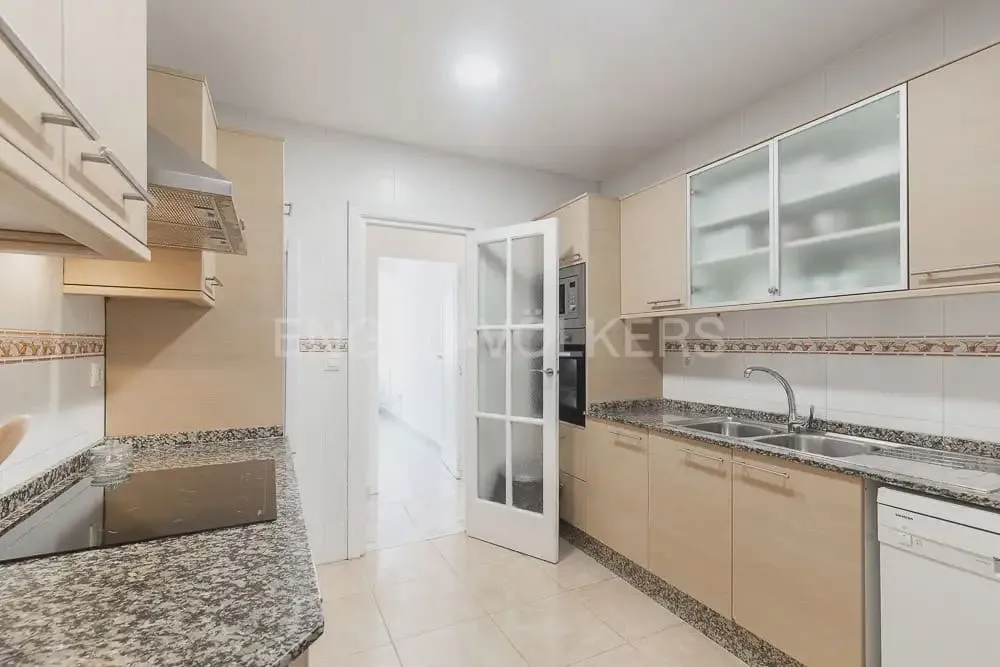 Cucina - Spacious Flat with High Ceilings in El Botànic