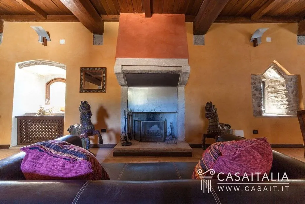 Elutuba - Restored Castle Resort with Mountain Views, Spoleto