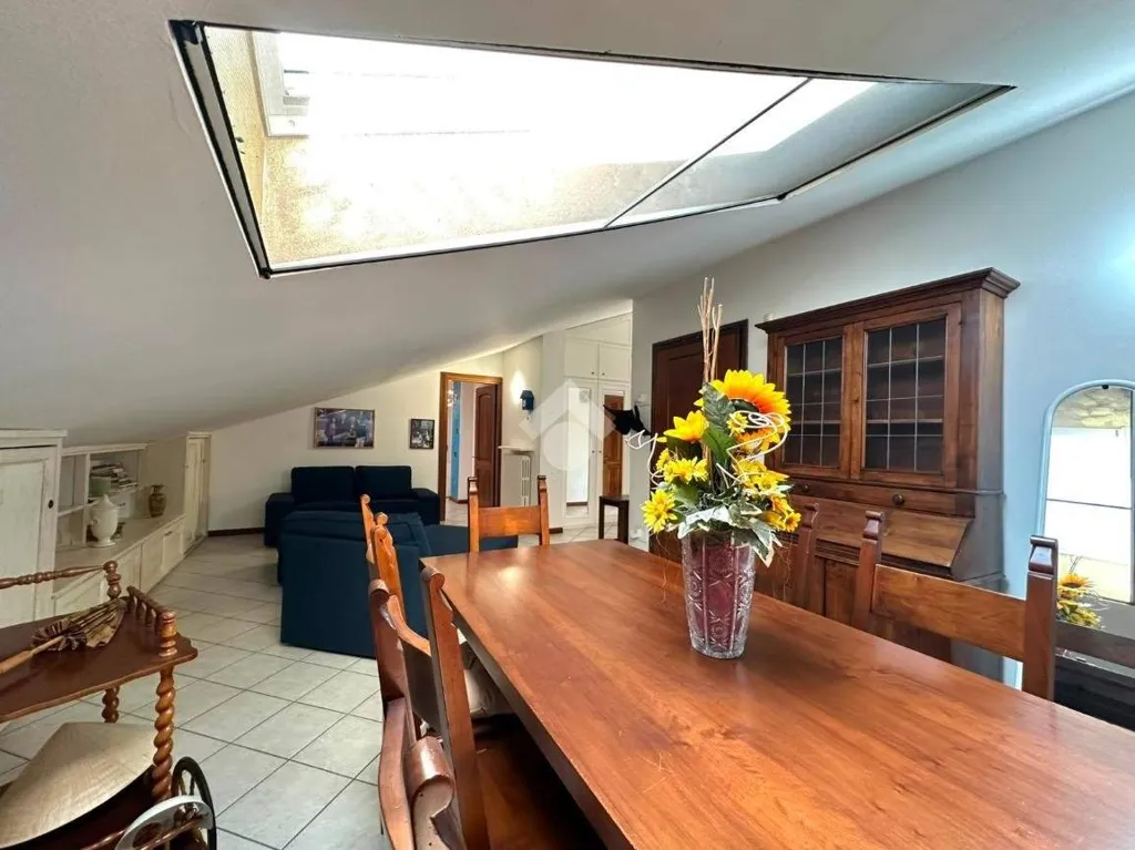 Sala da pranzo - Attico con vista centrale a Savigliano