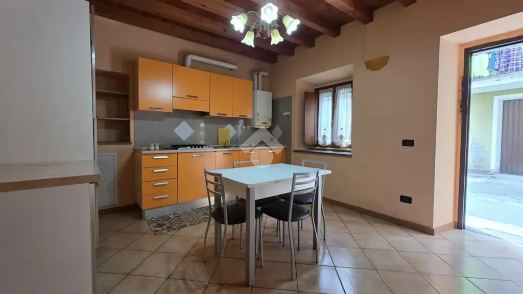 Cucina - Restored Flat with Open Plan in Chiari