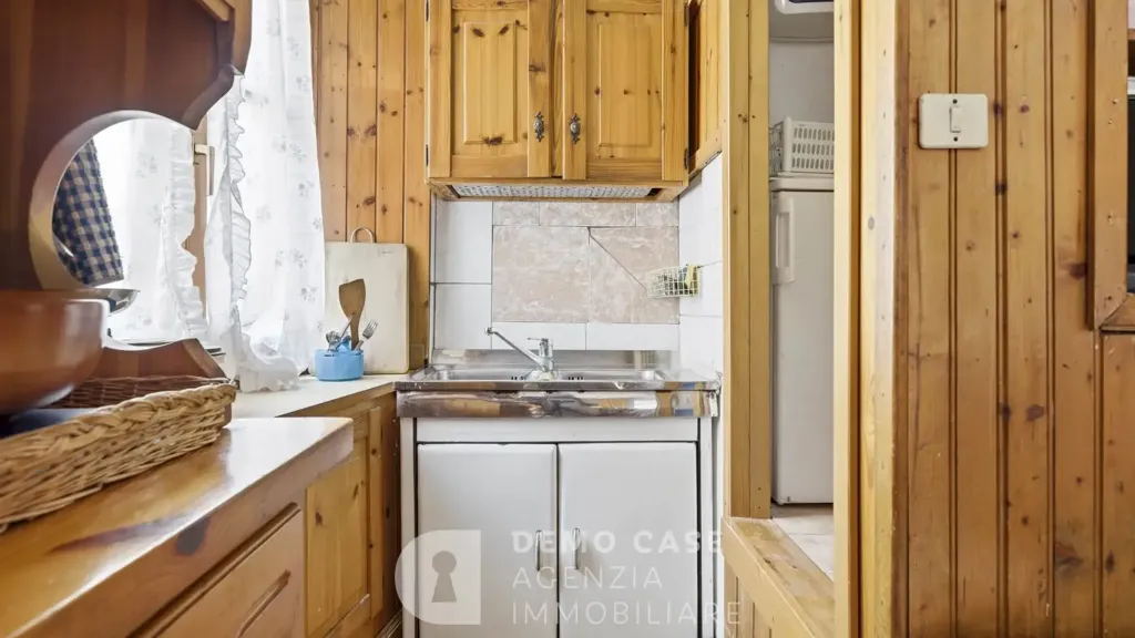 Cucina - Multi-Level Apartment in Chiavenna's Historic Centre