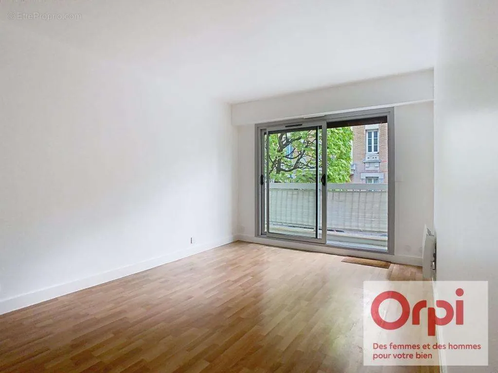 Toad - 2-Bed Apartment with Balcony in Issy-les-Moulineaux