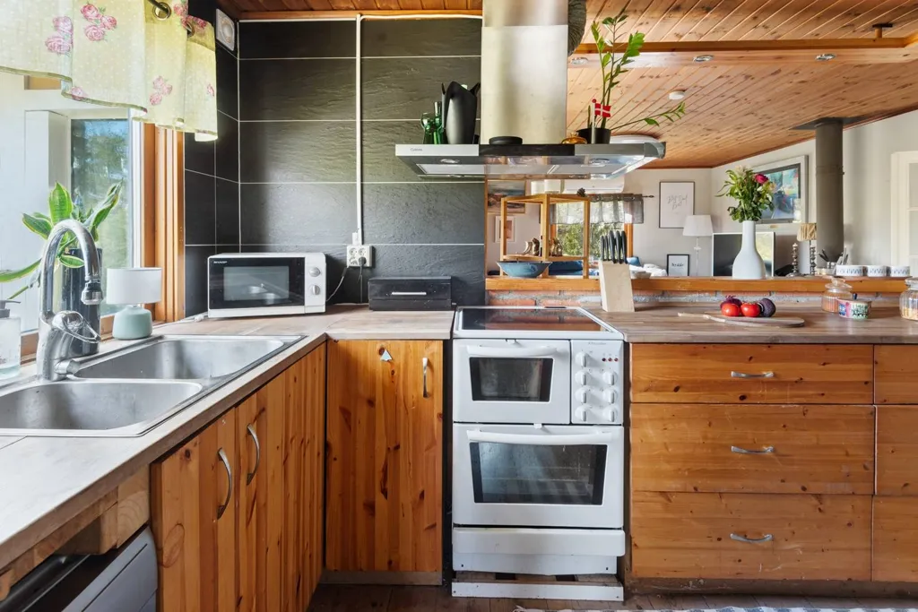 Cuisine - Two Renovated Cottages with Sea View in Långvik