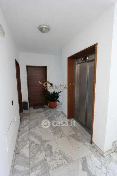 Entrée - Modern Flat with West Exposure in Rende