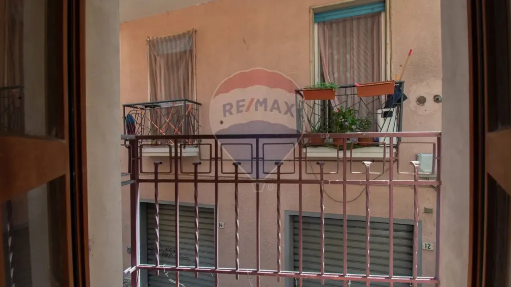 Balcone - Historic Triplex with Balcony in Iseo