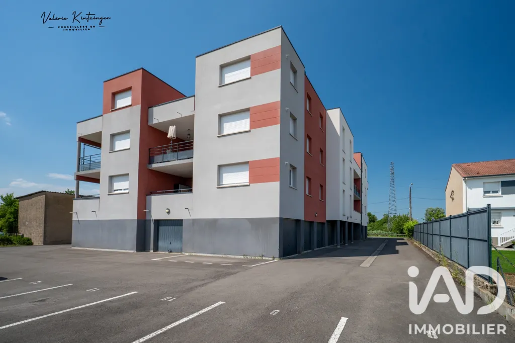 Extérieur - Appartement avec Balcon et Garage à Manom