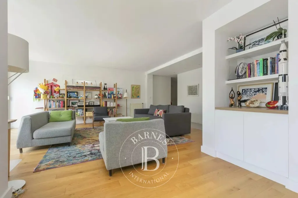 Living Room - Fully Furnished Flat with Balconies in Paris