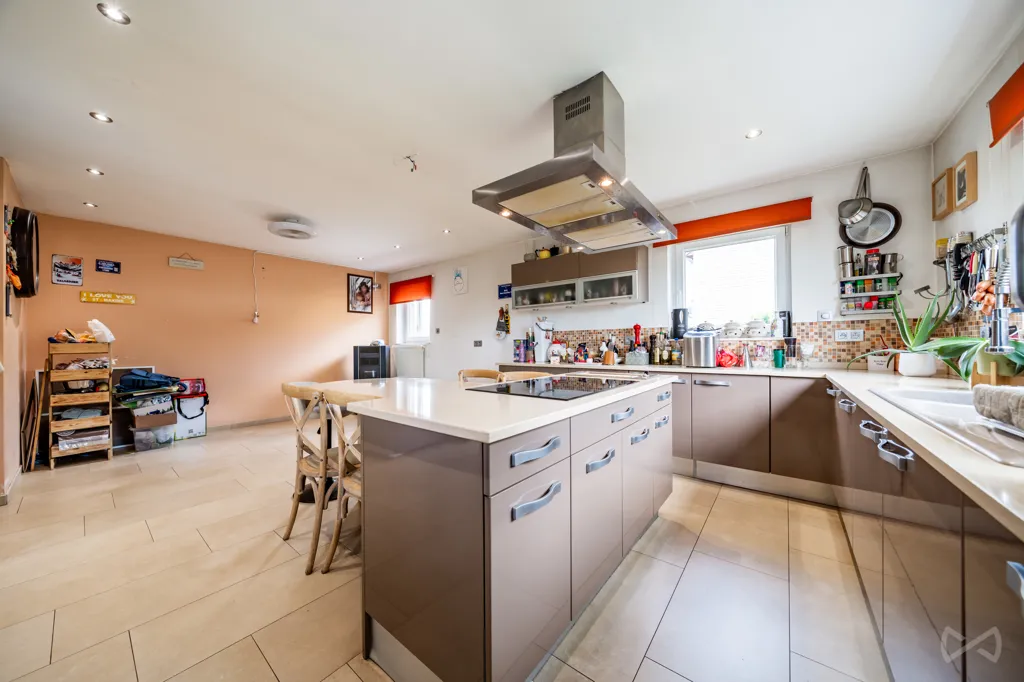 Kitchen - House with Photovoltaic Panels in Courcelles