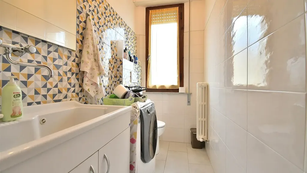 Salles de bain - Rustic Apartment with Terrace in Siena