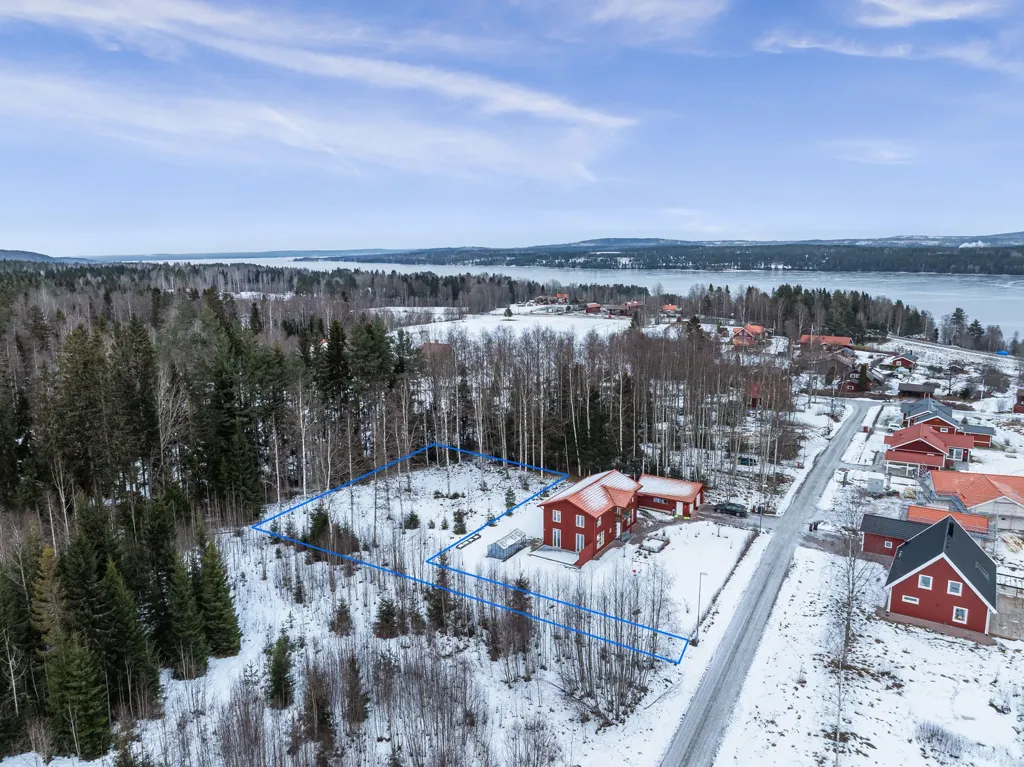 Aerial - Freehold Plot with Natural Setting in Västanvik