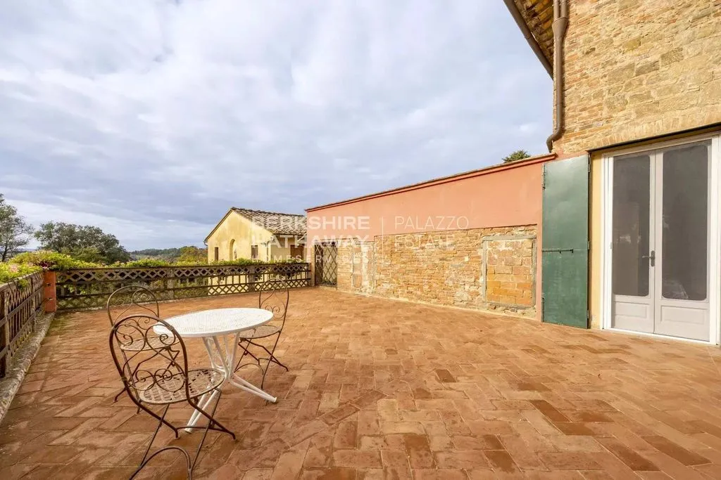 18th Century Villa with Pools in Palaia