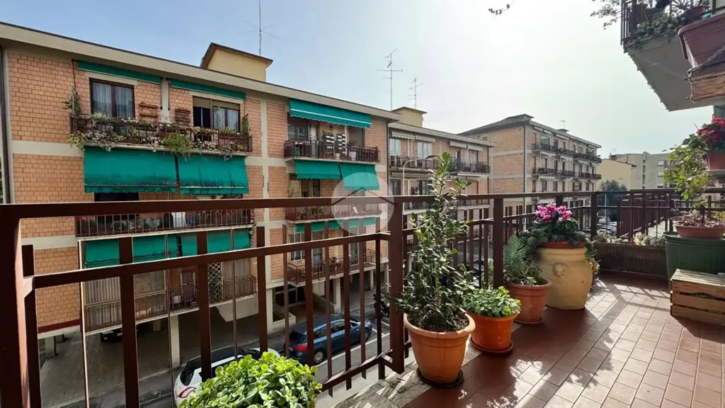 Balcon - Rustic-Style Apartment with Balcony in Florence