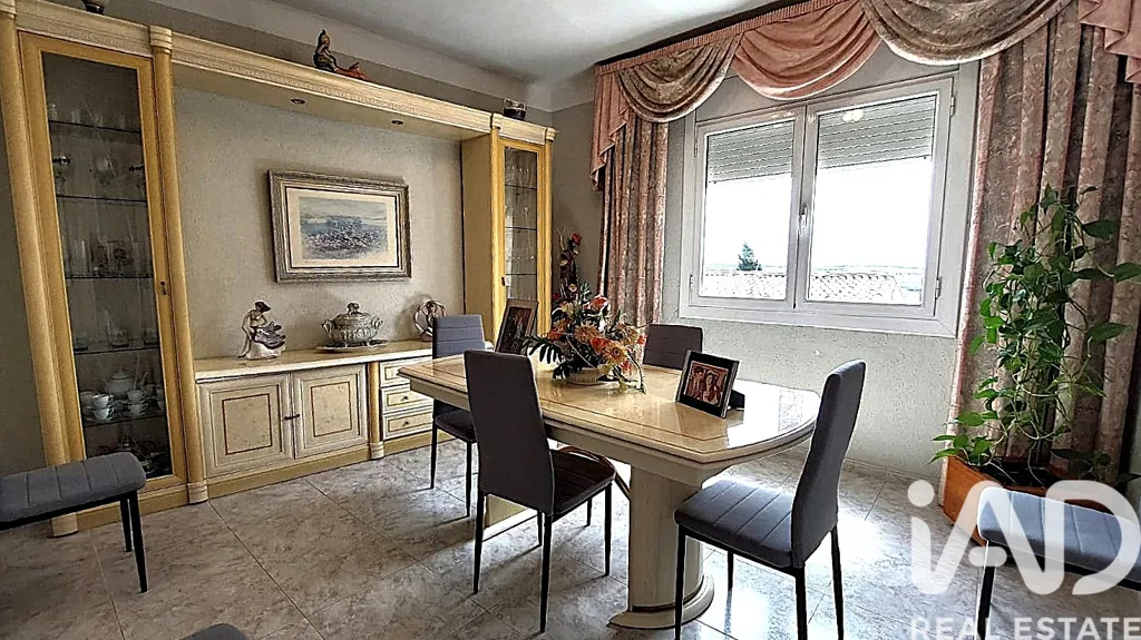 Salle à manger - Spacious 4-Bedroom Flat with Balcón in Calaf