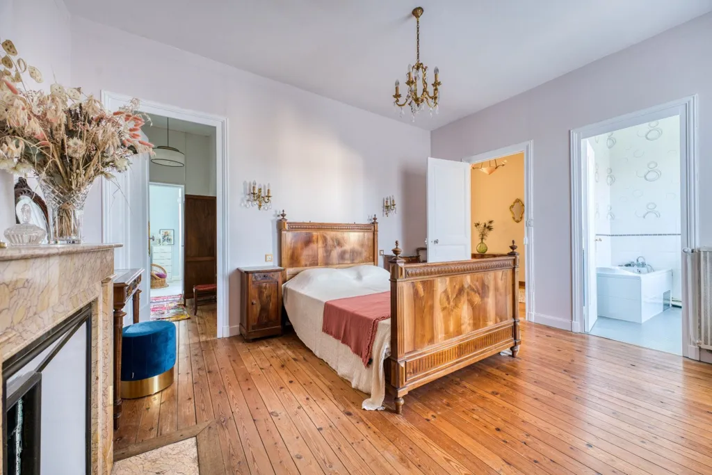 Chambres - Maison de Luxe avec Terrasse à Marennes