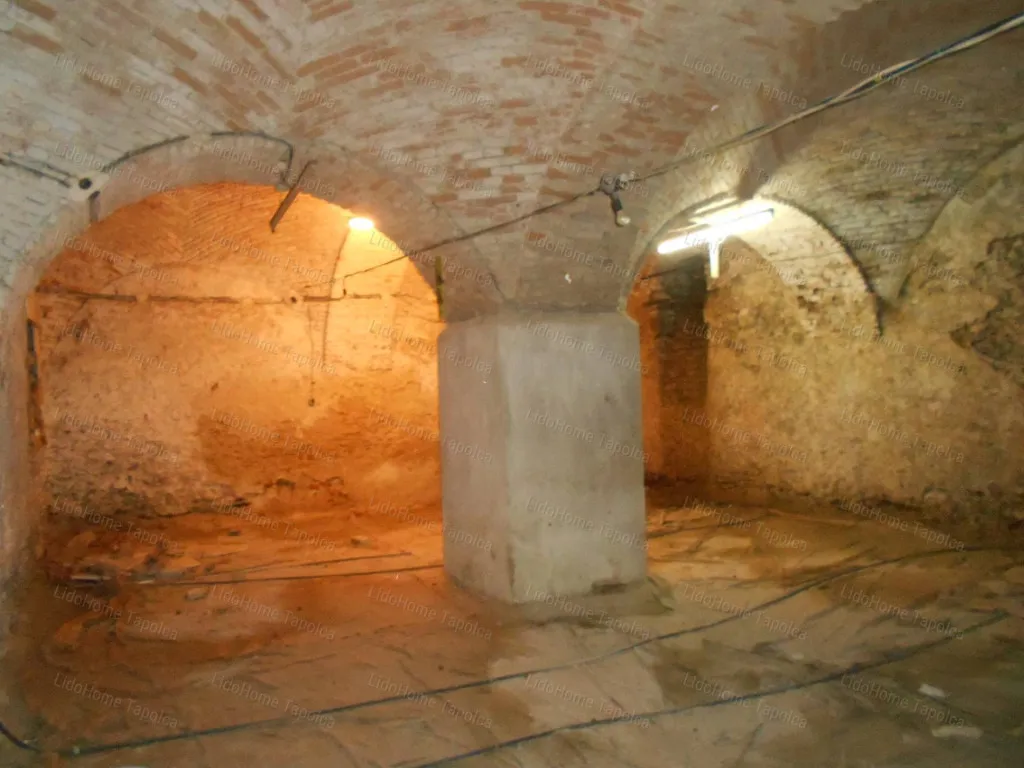 Stanze - Three-Storey Farmhouse for Renovation in Csabrendek