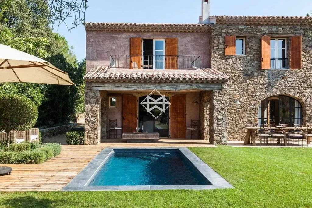 Piscine - Bastide Moderne avec Piscine à Gassin